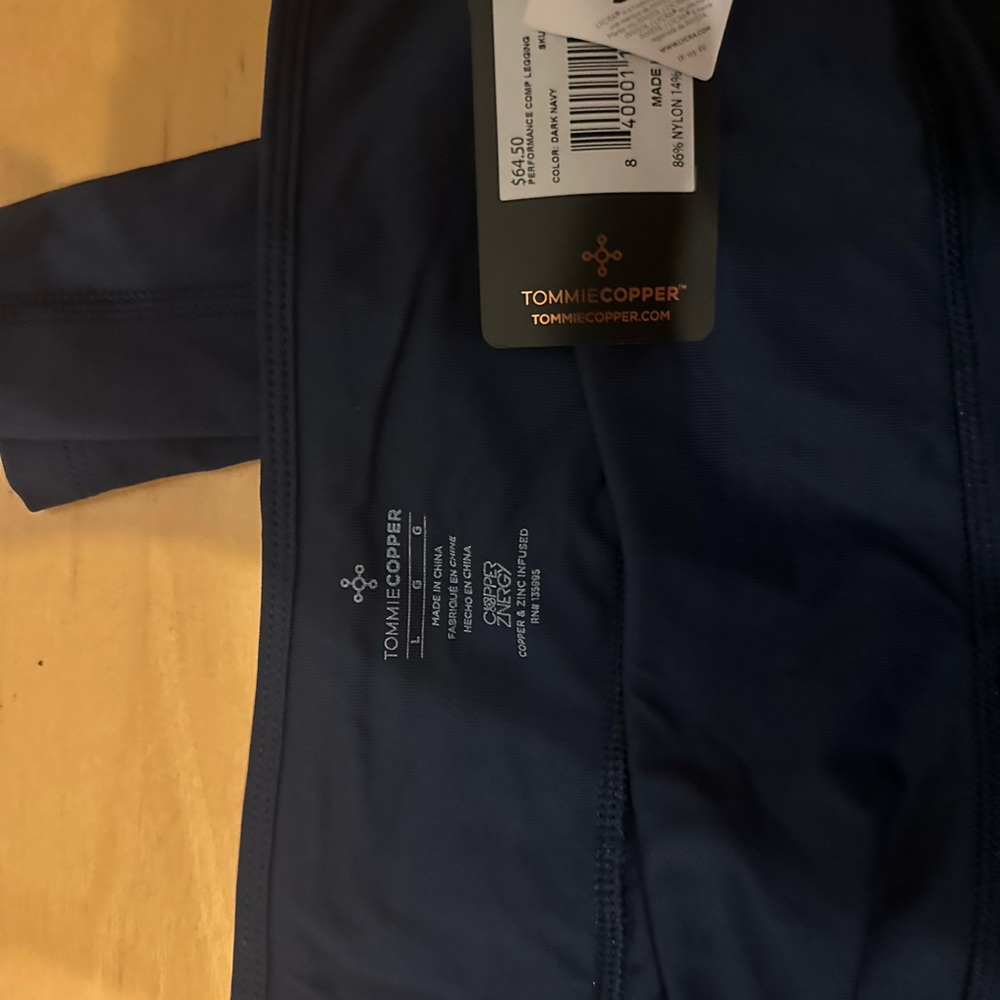 TOMMIE COPPER Navy leggings. Full length, Size Large.            NEW WITH TAGS.